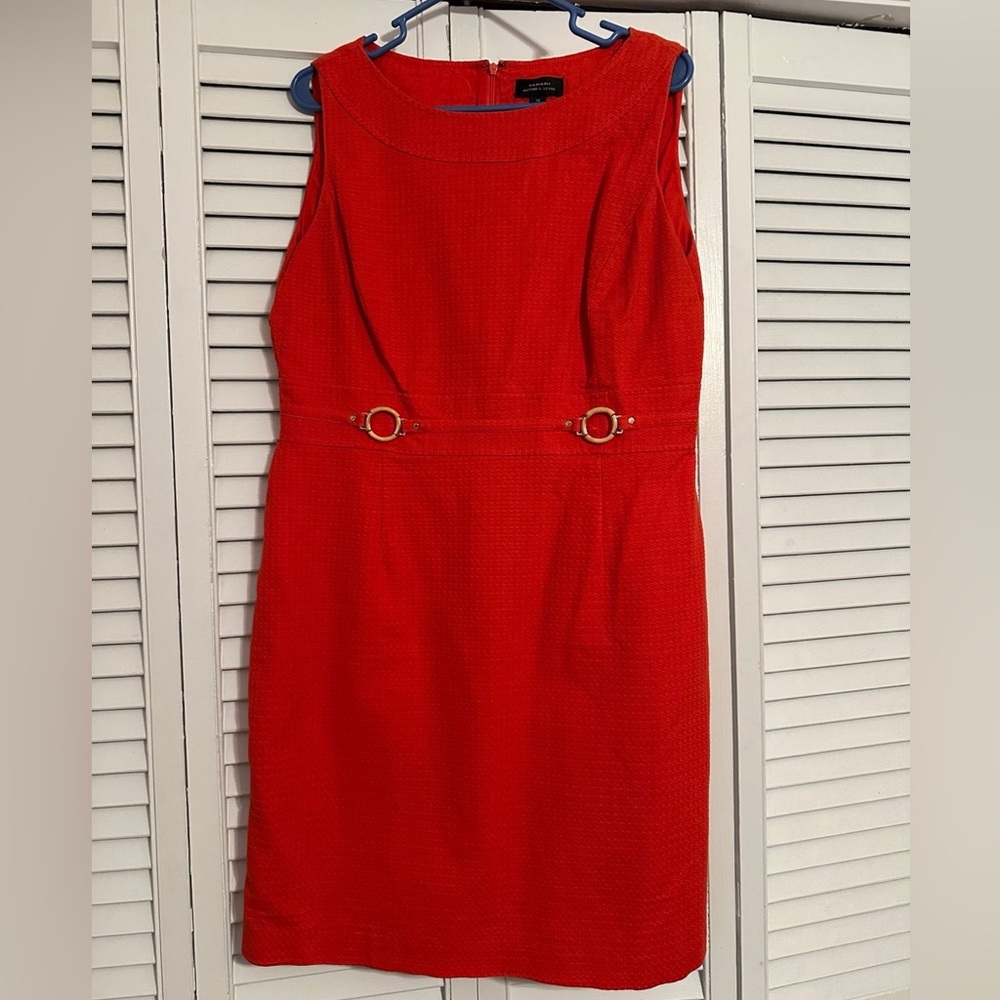 Elegant Tahari Orange/Red Sleeveless Dress